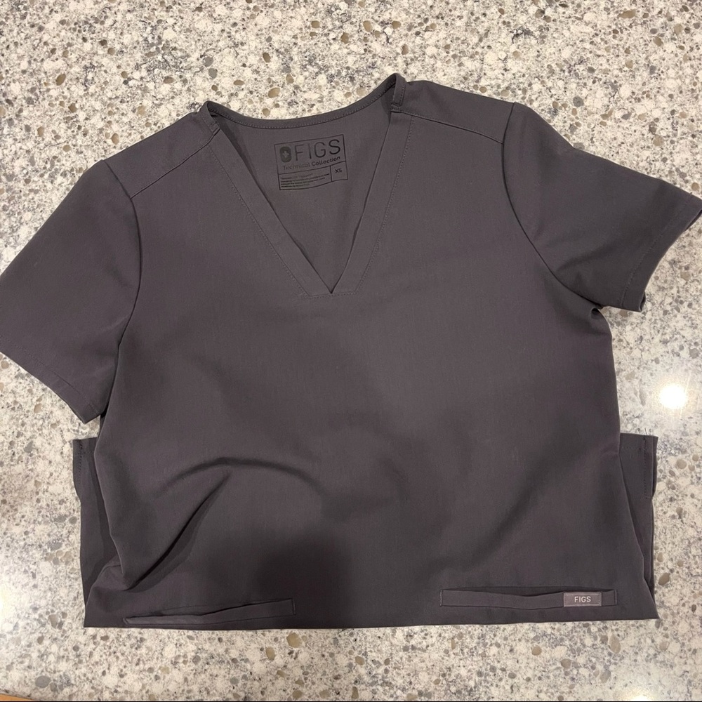 FIGS// Casma 3 pocket scrub top